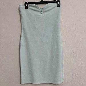 Strapless body on H&M dress